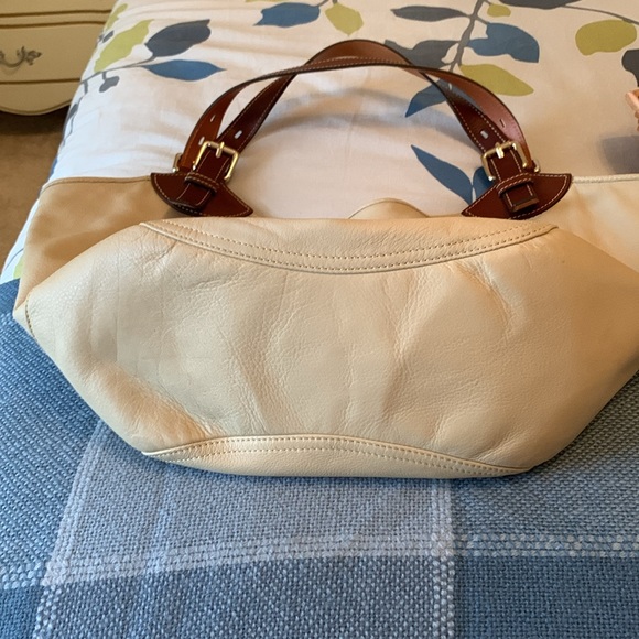 Dooney & Bourke XL Luxurious Italian leather Shoulder Bag❤️ - Picture 7 of 7